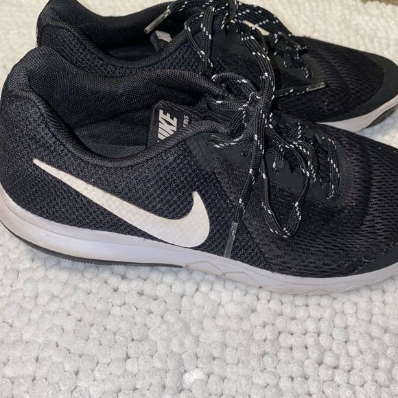 Nike Running Shoes - Picture 1 of 4